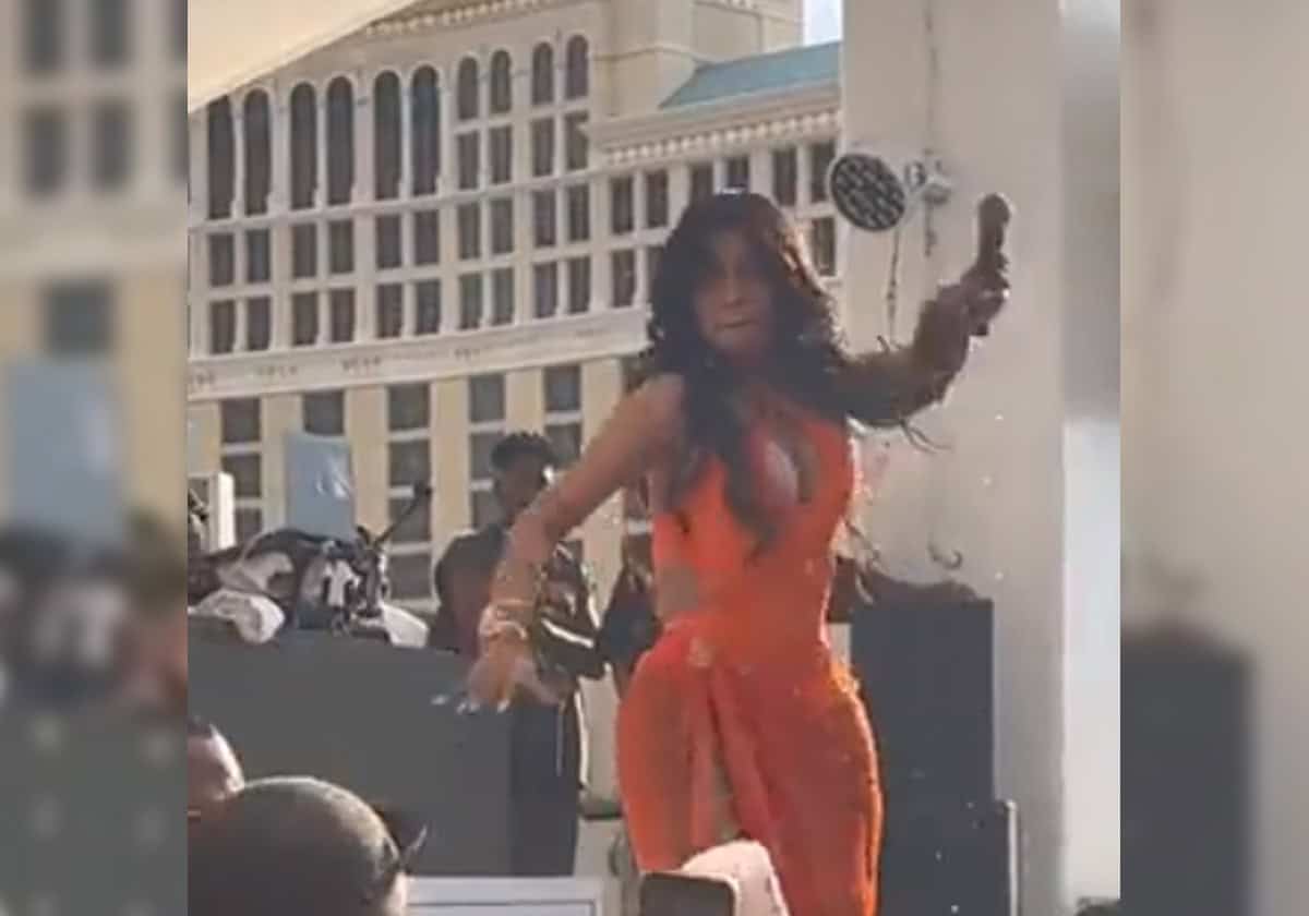 "كاردي بي" تريند عالمي بسبب ما فعلته مع أحد جماهيرها