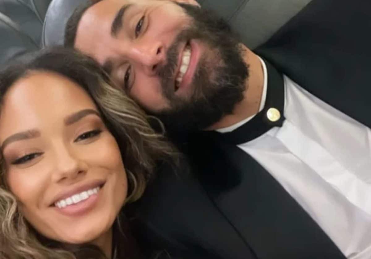 كريم بنزيما وزوجته