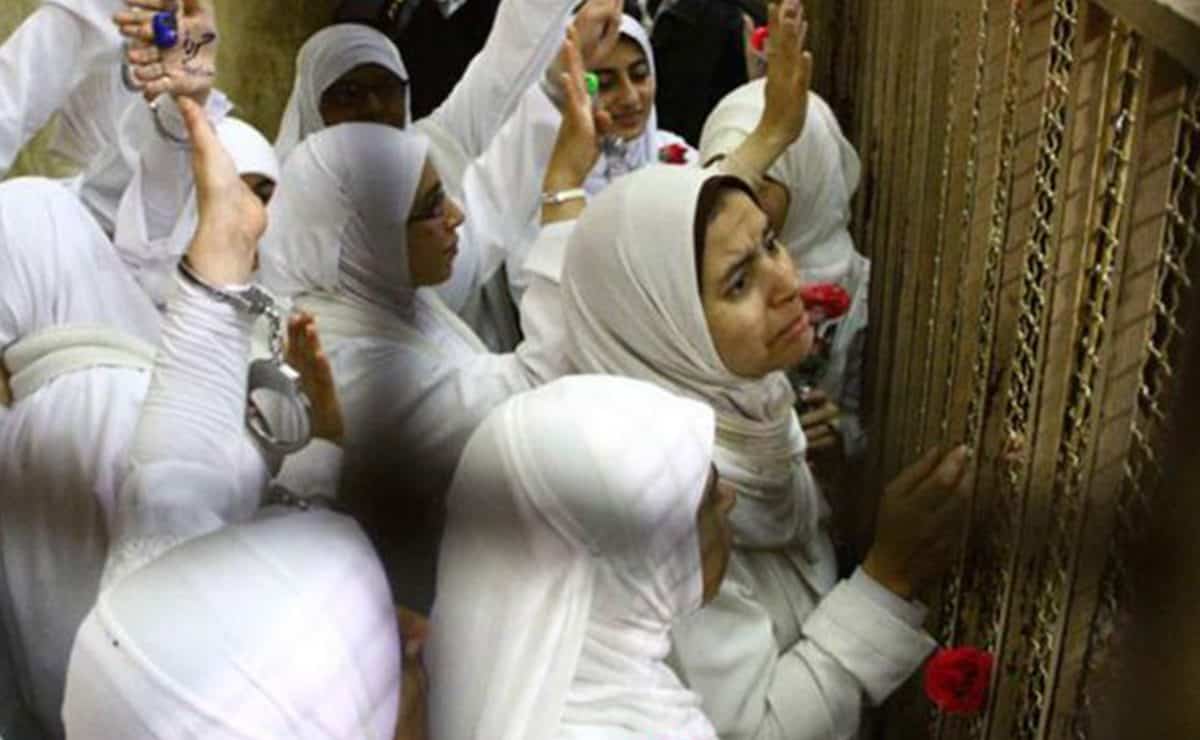 مصر.. كاميرات تجسس سرية في زنازين المعتقلات للتلصص عليهن (شاهد)