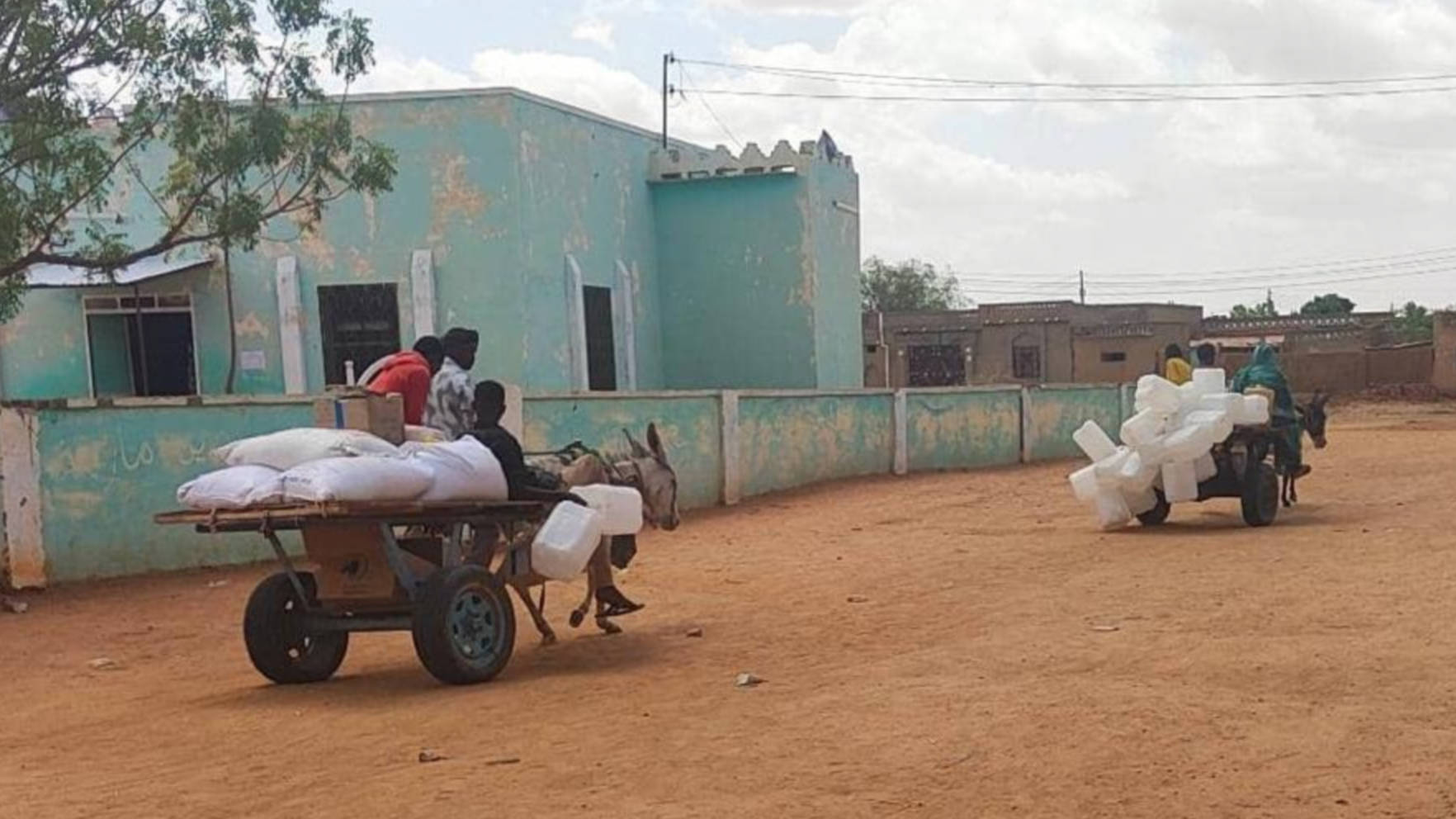 نهب من بيوت السودانيين النازحين