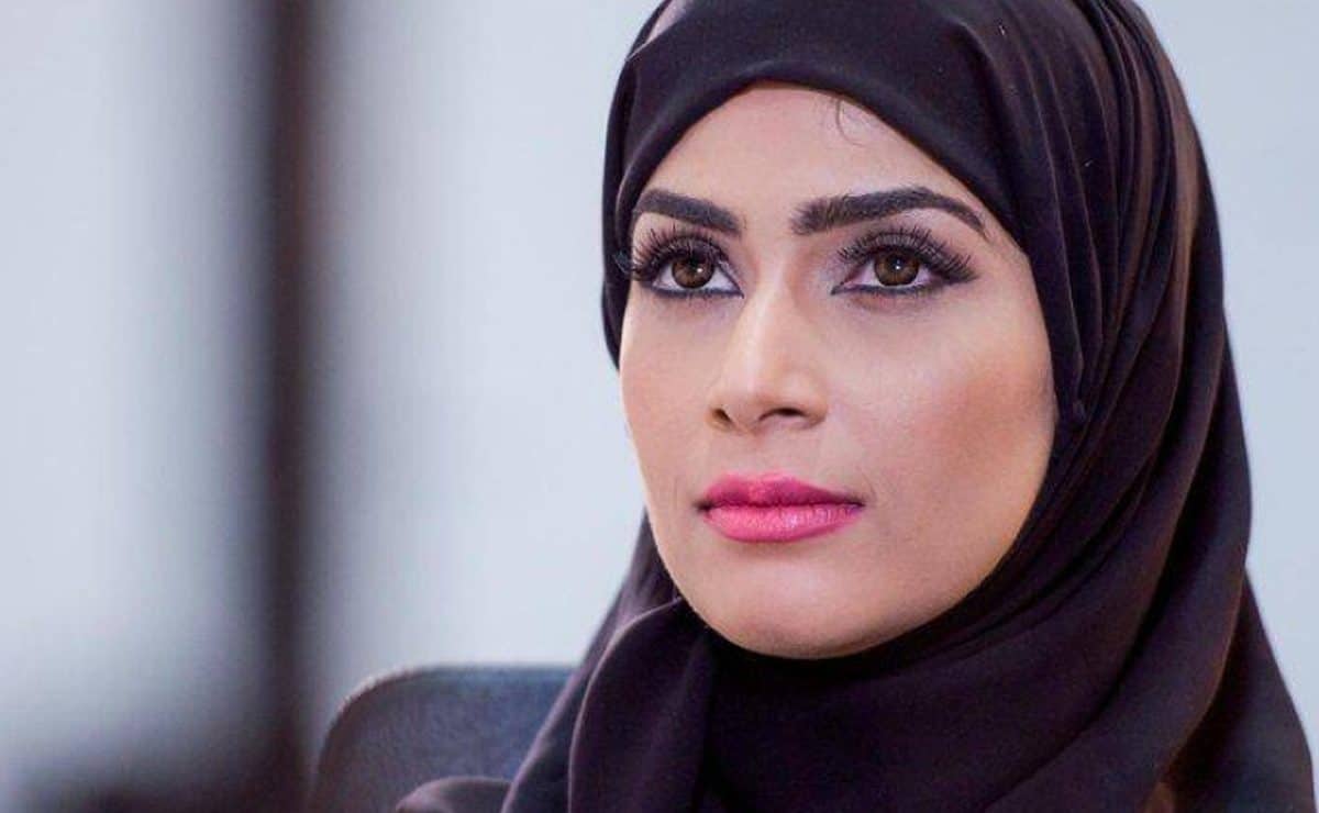 وفاة الشاعرة العمانية هلالة الحمدانية