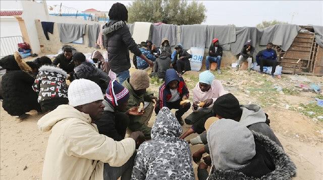 طردت السلطات التونسية مئات المهاجرين الأفارقة من مدينة صفاقس