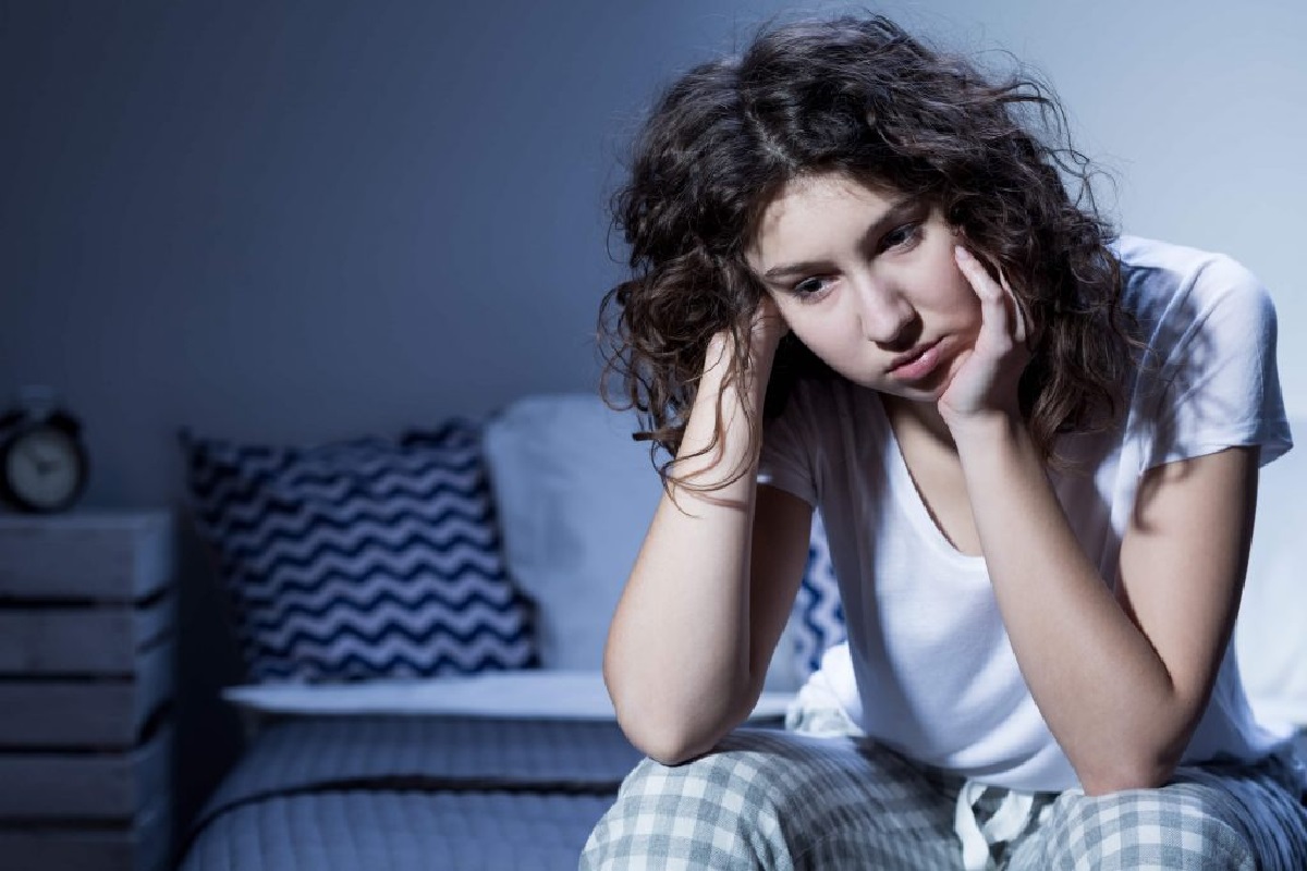 العلاقة بين النوم والعواطف