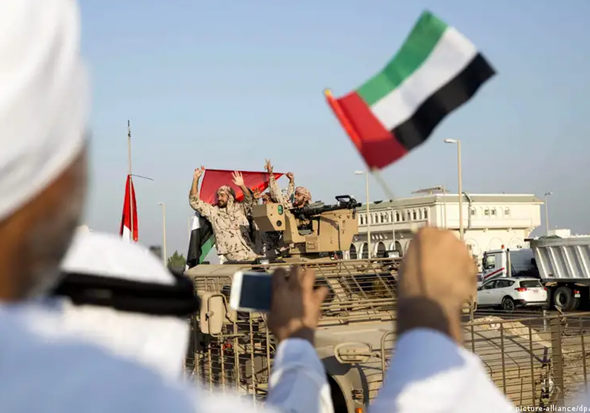 السعودية تتهم الإمارات باستهداف مدرعاتها جنوبي اليمن