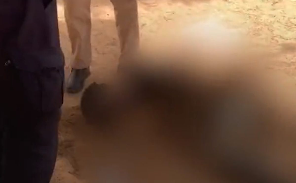 لحظة إنقاذ مهاجرين أفارقة في اللحظة الأخيرة على الحدود الليبية التونسية (فيديو مأساوي)
