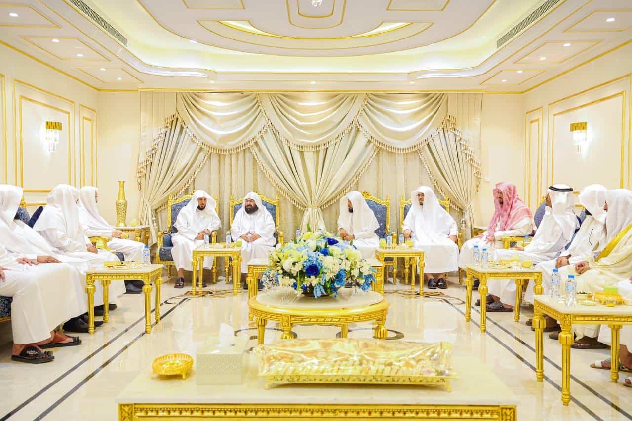 أئمة الحرم الذين زاروا ماهر المعيقلي