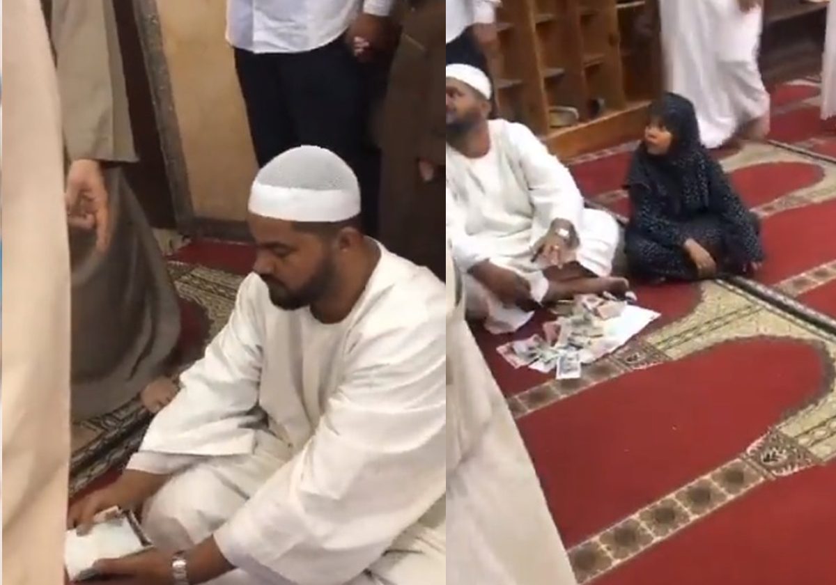 المصريون أكرموه.. فيديو مؤثر لشاب سوداني يتسول في أحد المساجد رفقة طفلته