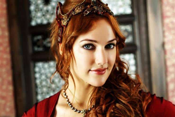 مريم أوزرلي