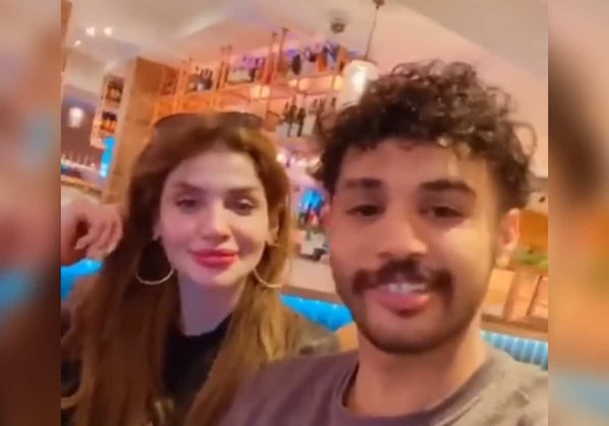 ملحدة سعودية تثير الجدل في لندن وتتسكع رفقة أمجد القصيمي