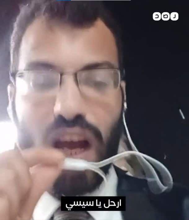 مواطن يكسر حاجز الخوف ويعلن الثورة على السيسي