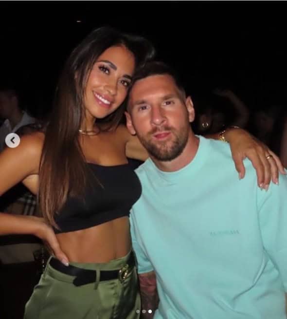 ميسي وزوجته يحتفلان بفوز إنتر ميامي