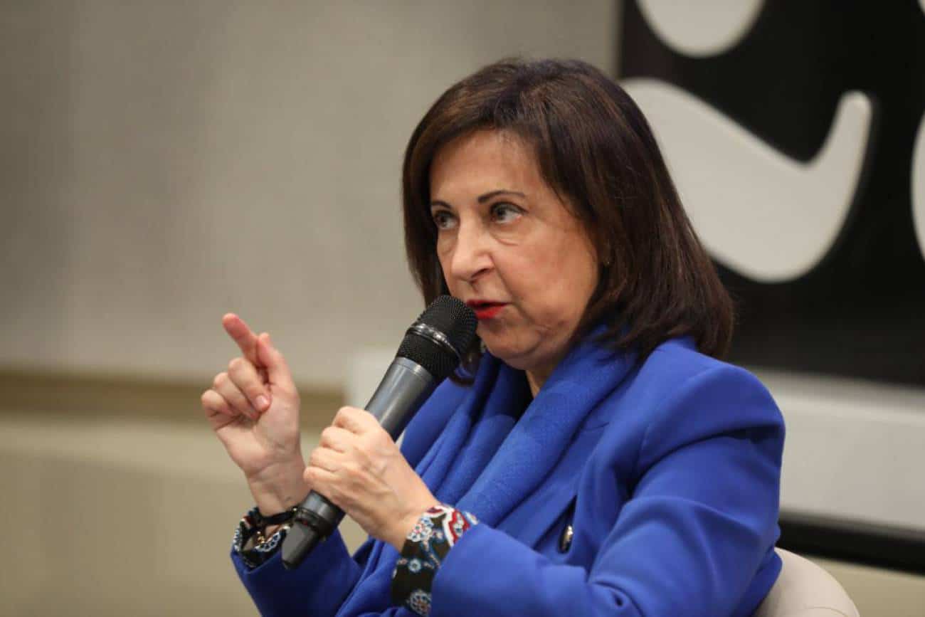 وزيرة الدفاع الإسبانية مارغريتا روبليس