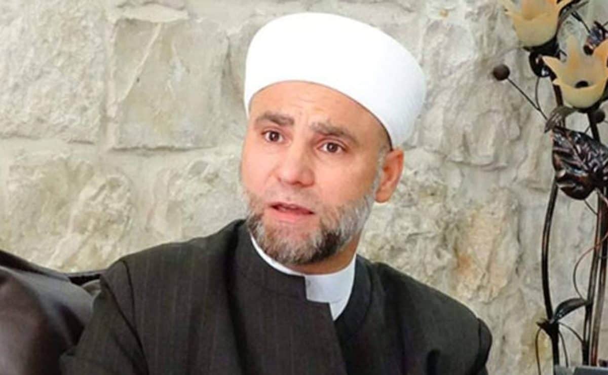 وفاة مأمون رحمة.. "الشيخ الشبيح" الذي دنس منبر الجامع الأموي لإرضاء الأسد