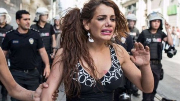 شهر متحولة جنسياً في تركيا، هاندة كدر
