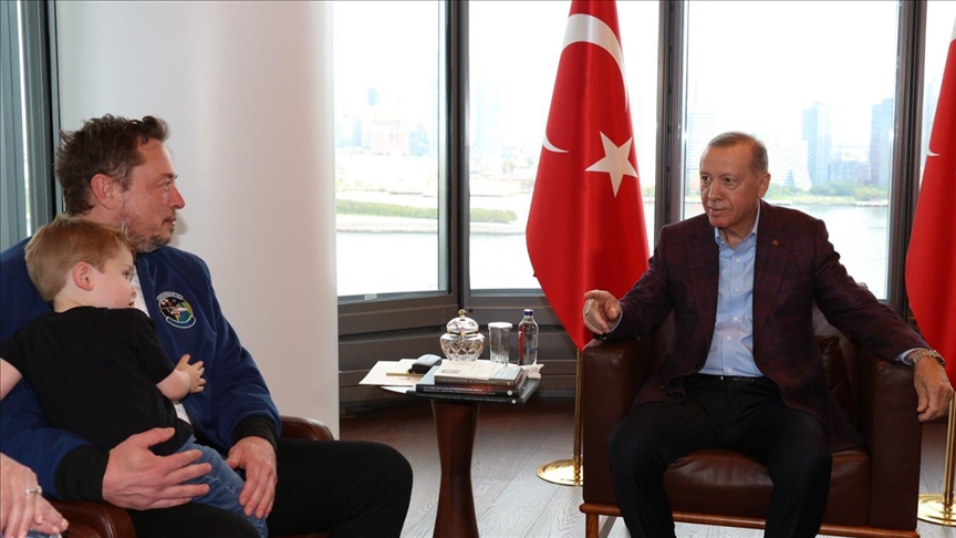 إيلون ماسك يلتقي أردوغان مع طفله X