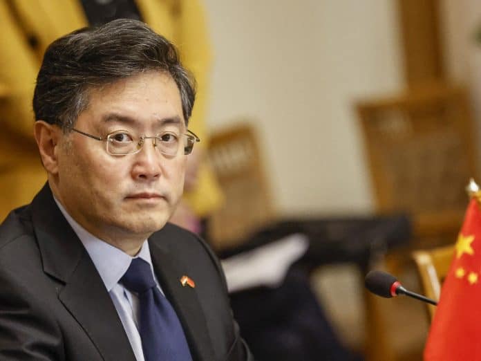 تفاصيل استخباراتية مثيرة عن اختفاء مسؤولين بارزين في الصين