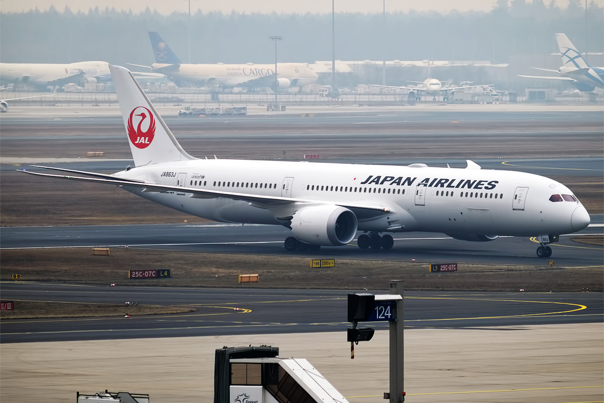 الخطوط الجوية اليابانية تستطيع خفض انبعاثات الكربون عبر تقليل وزن الذي تحمله طائراتها