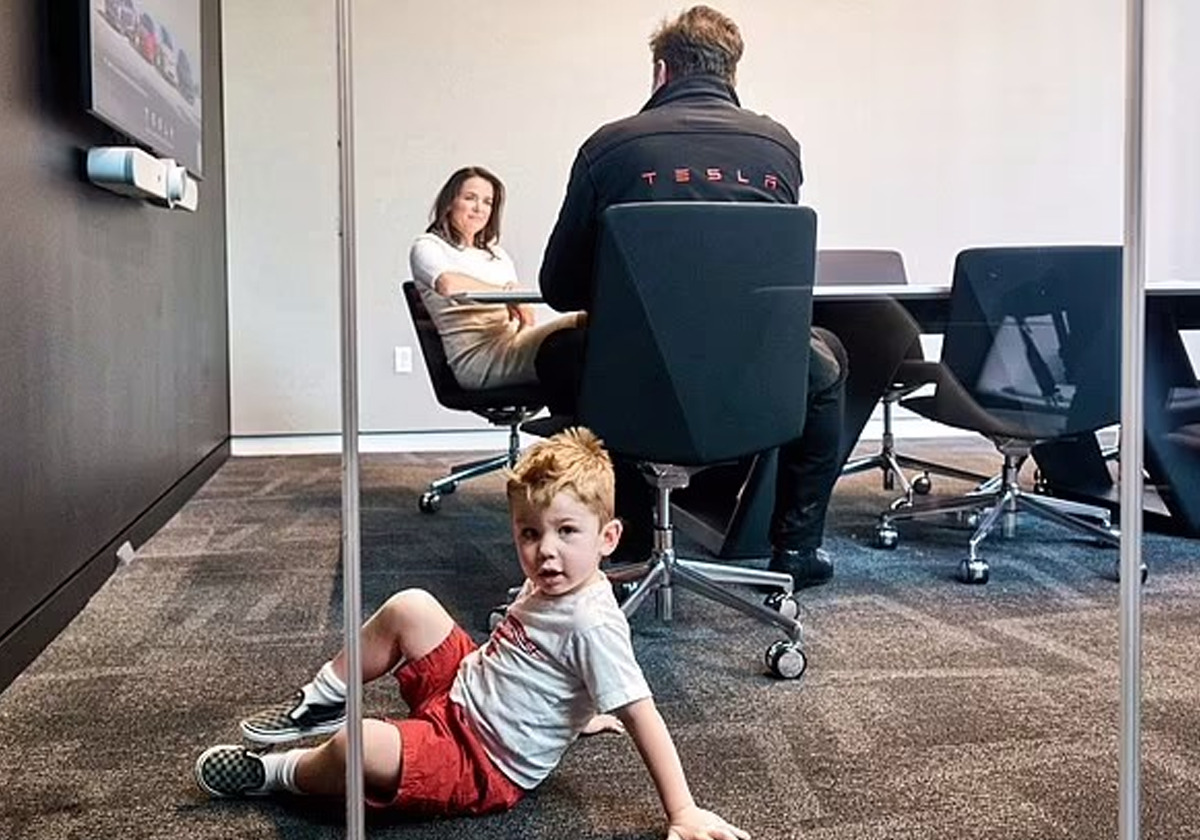 تصرف إيلون ماسك الغريب مع رئيسة المجر كاتالين نوفاك ومناقشة أهمية إنجاب الأطفال