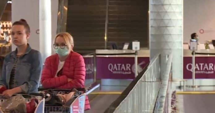 تفتيش مسافرات في مطار حمد الدولي