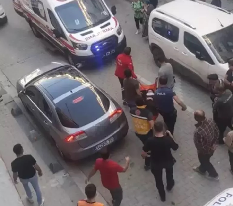رجل يقتل زوجته أمام أطفالها في اسطنبول