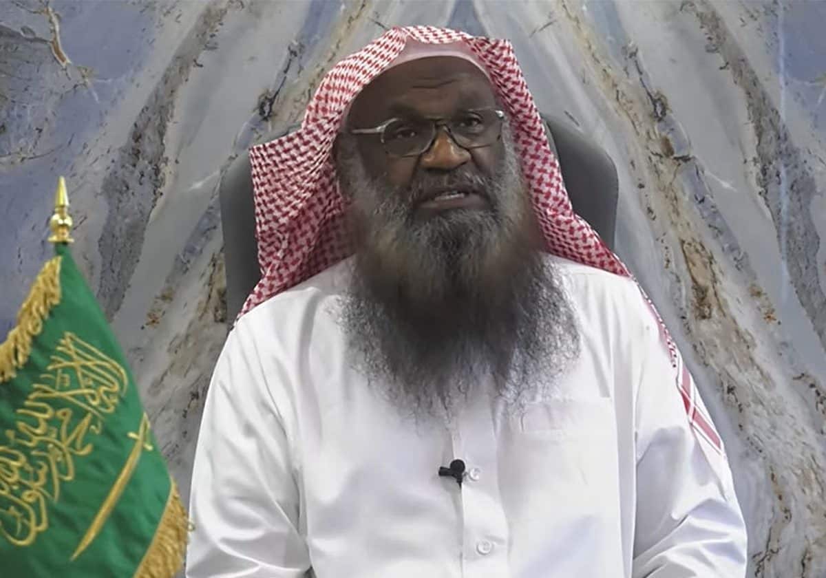 عادل الكلباني يكشف عن عدد زوجاته ويتحدث عن "وصفة سحرية"