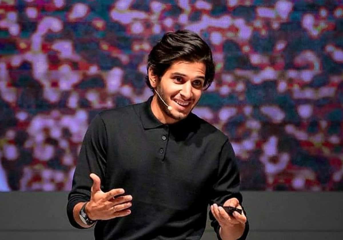 "عيب العمانيين الأكبر".. محاضرة يوتيوبر بحريني في السلطنة تثير جدلا