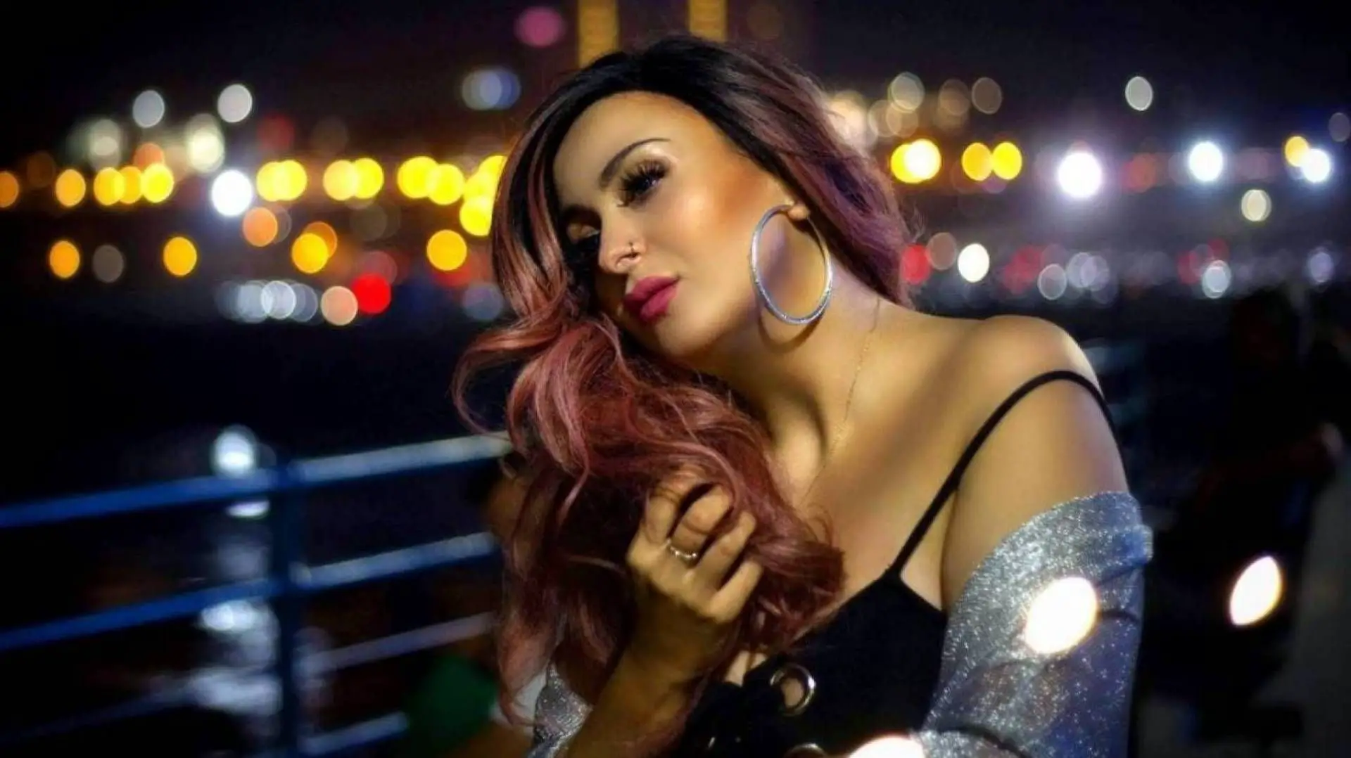 فرح يوسف تكشف ملابسها الداخلية دون قصد (شاهد)