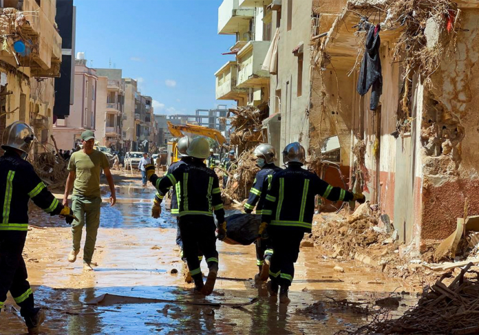 فرق الانقاذ الجزائرية سرقت ذهب الليبيين في درنة .. فيديو روجه إيدي كوهين هذه حقيقته