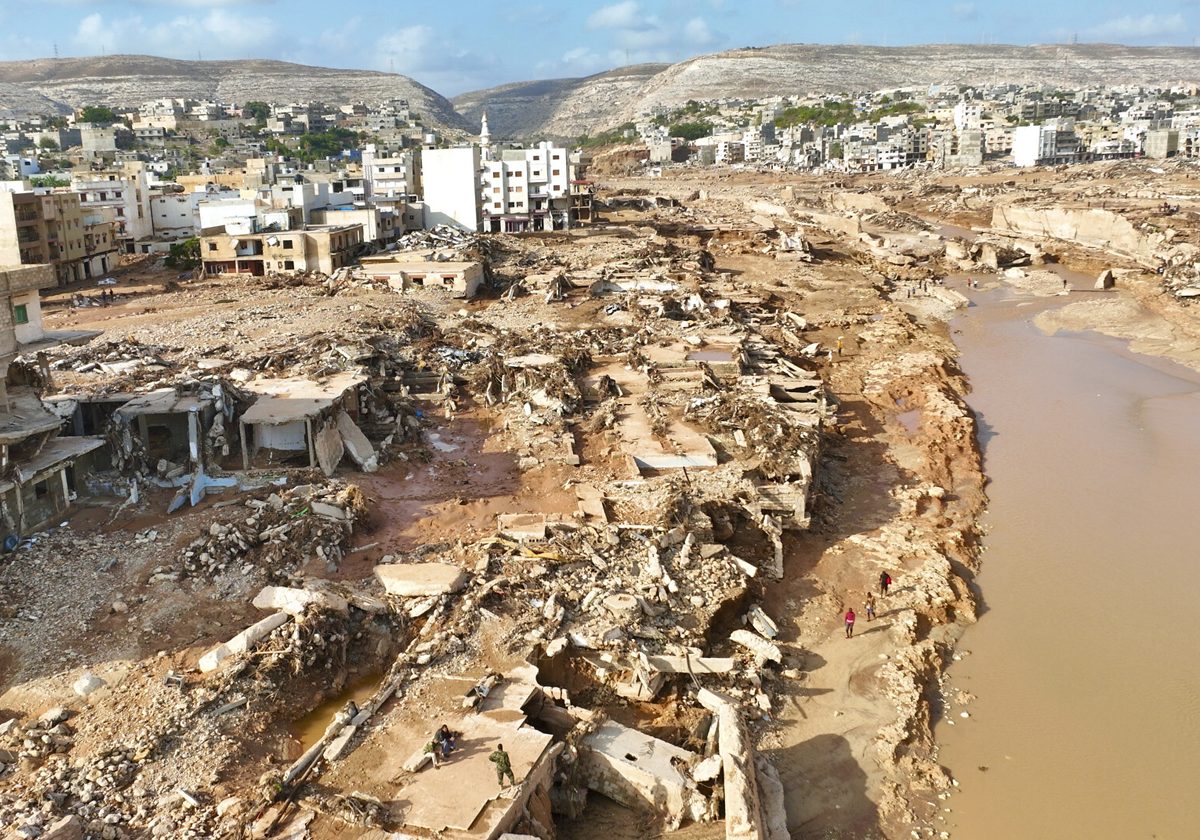 فيضانات ليبيا.. فيديو مؤثر للعثور على عائلة كاملة في ‫درنة على قيد الحياة تحت الأنقاض