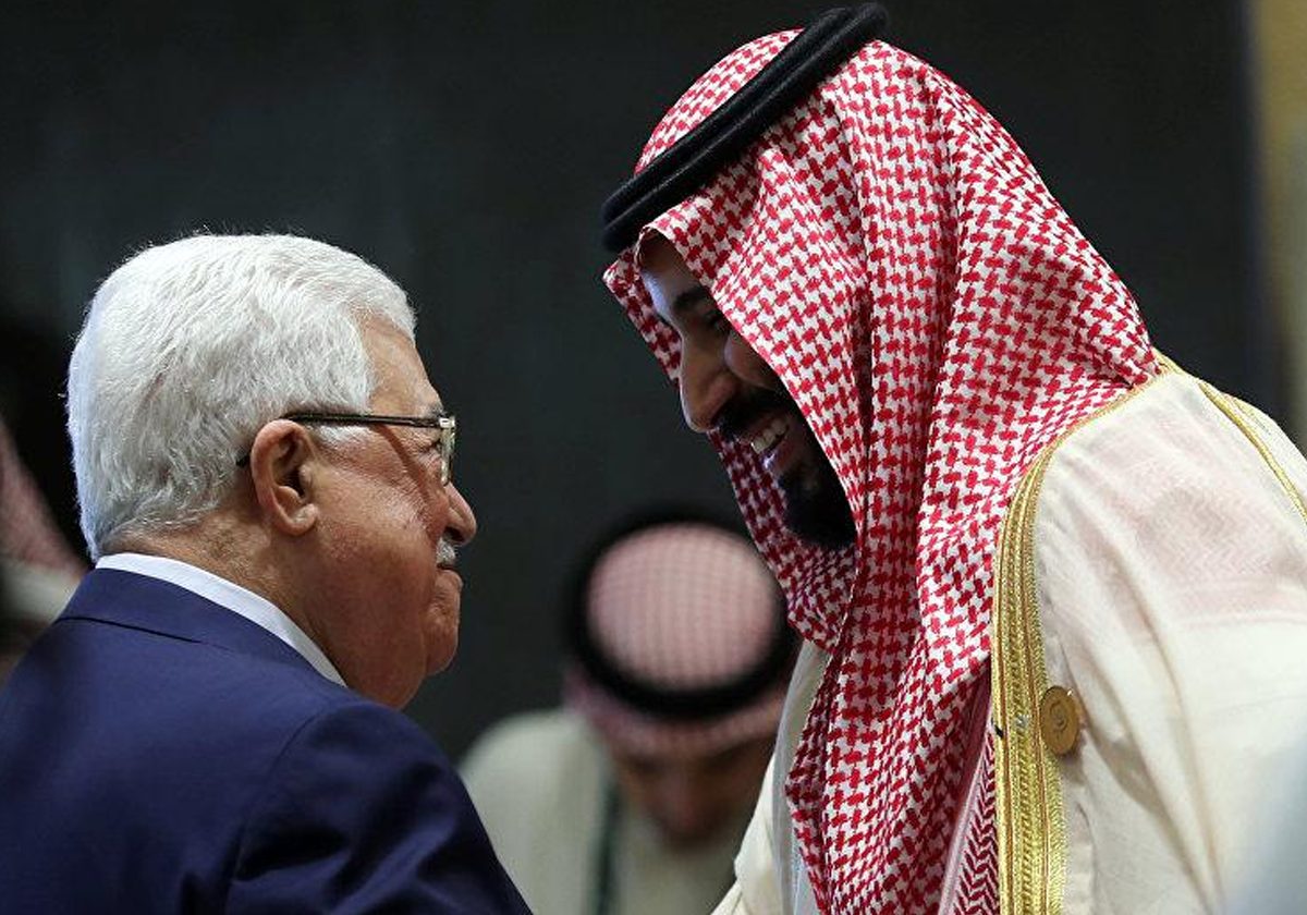 قناة عربية تكشف: أبو مازن تعهد للسعودية بدعم مواقفها إزاء التطبيع مع إسرائيل