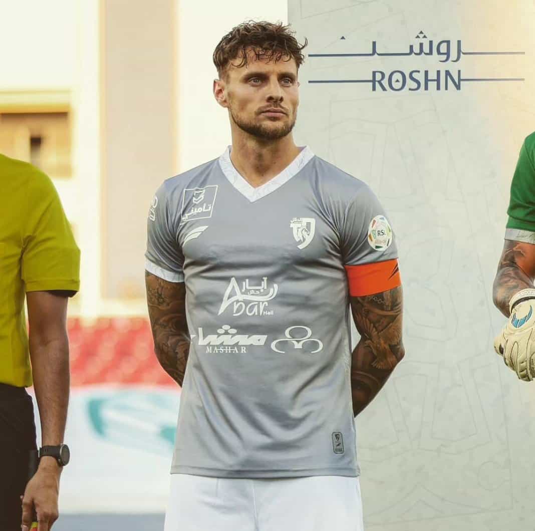 من هو اللاعب الألماني روبرت باور الذي أعلن إسلامه بسبب زوجته؟! (صور)