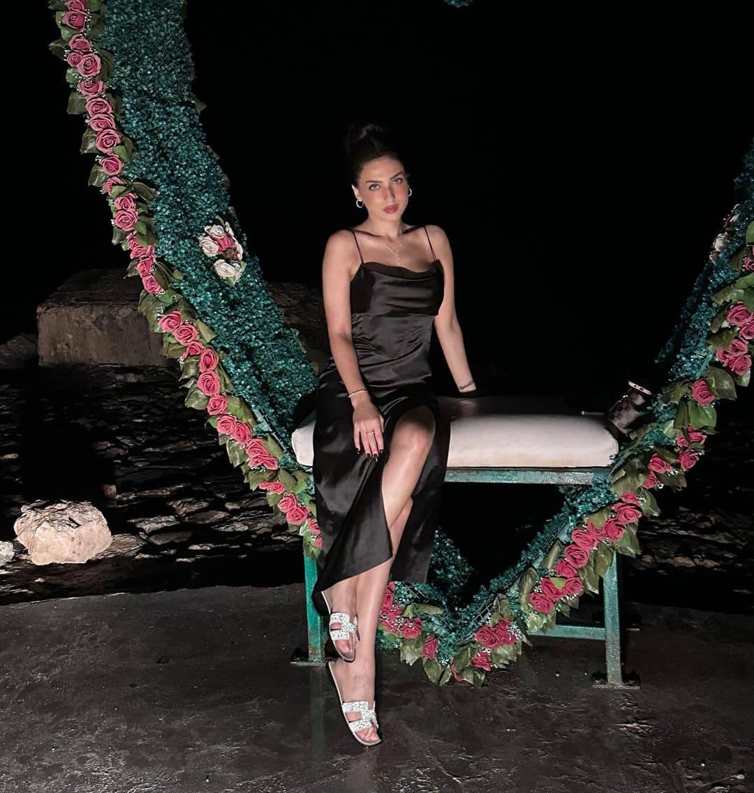 ياسمين عز تتجه إلى الإثارة والإغراء.. والجمهور: جورجينا الغلابة (شاهد)