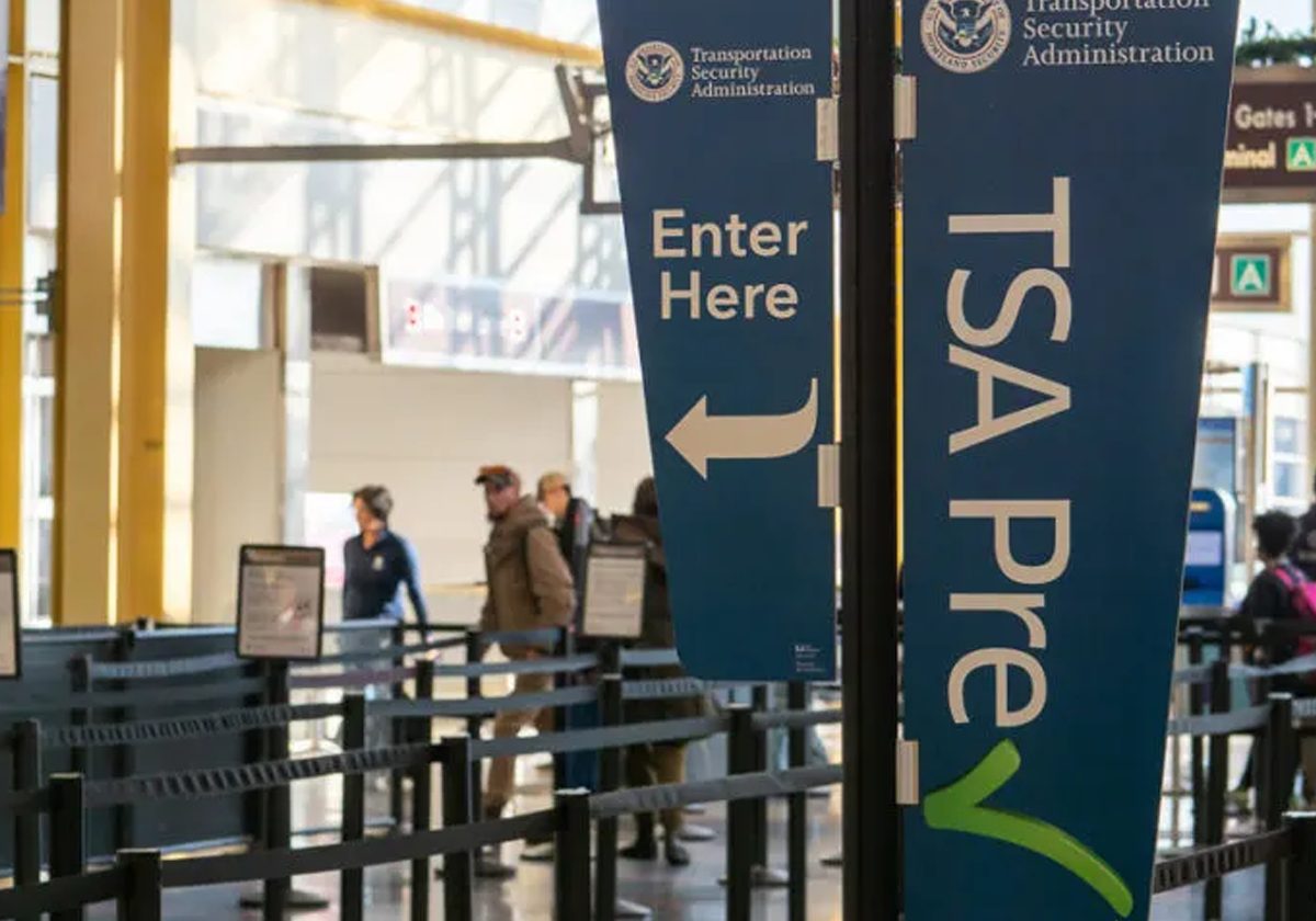 يسمح الآن للمراهقين الذين تتراوح أعمارهم بين 13 و17 عامًا باستخدام TSA PreCheck عند السفر مع أحد الوالدين
