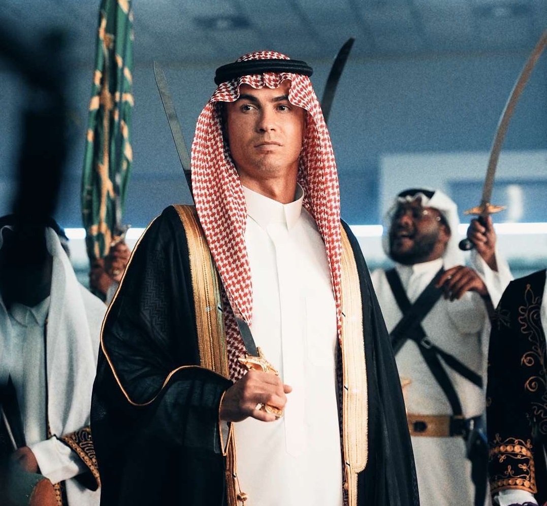 رونالدو وزملاؤه يتحضرون لمناسبة اليوم الوطني في السعودية بمشاهد مثيرة للجدل