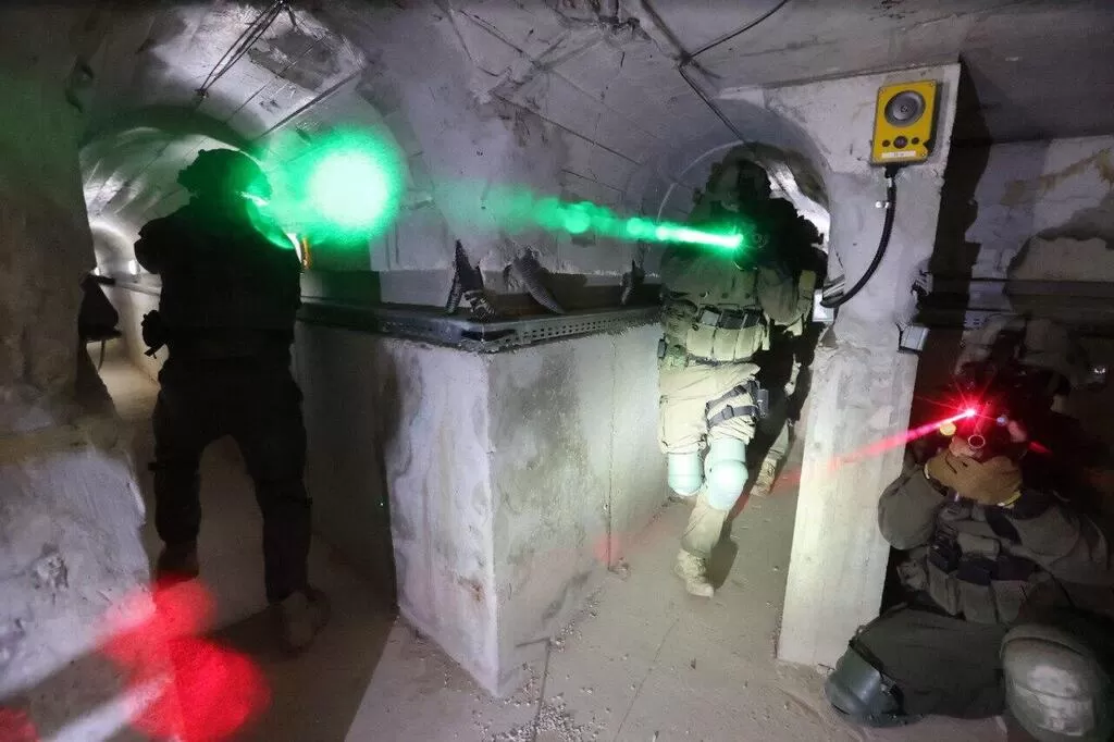 جنود الاحتلال يتدربون للتعامل مع اقتحام أنفاق حماس في غزة