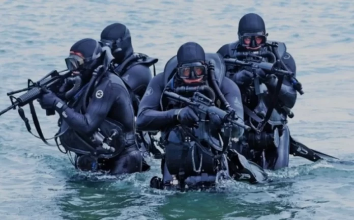 الكوماندوز البحري