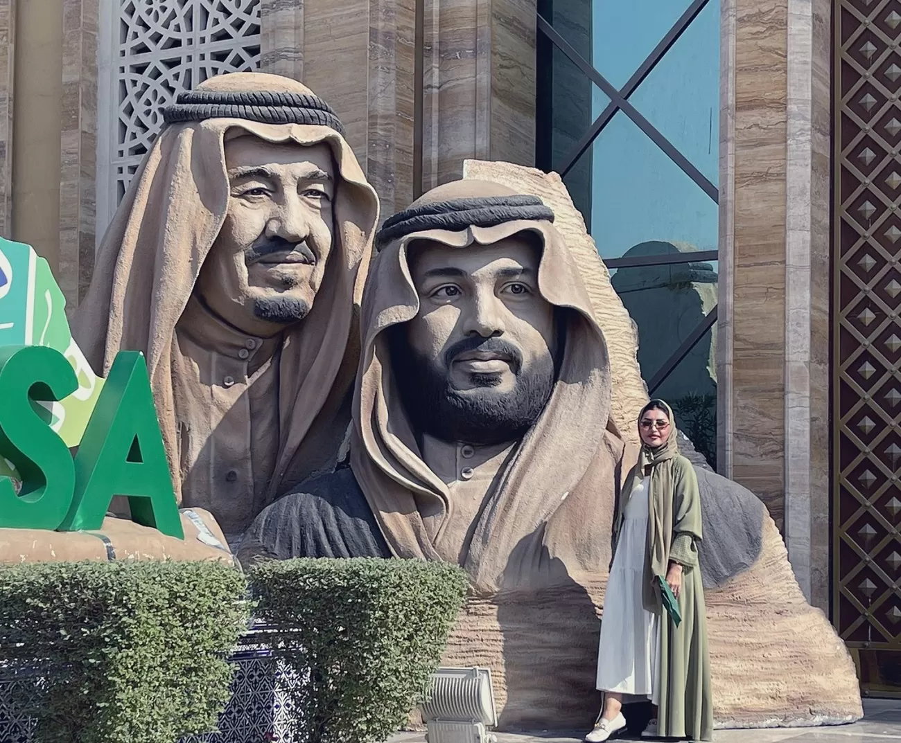 تمثال ولي العهد محمد بن سلمان ووالده الملك سلمان بن عبدالعزيز
