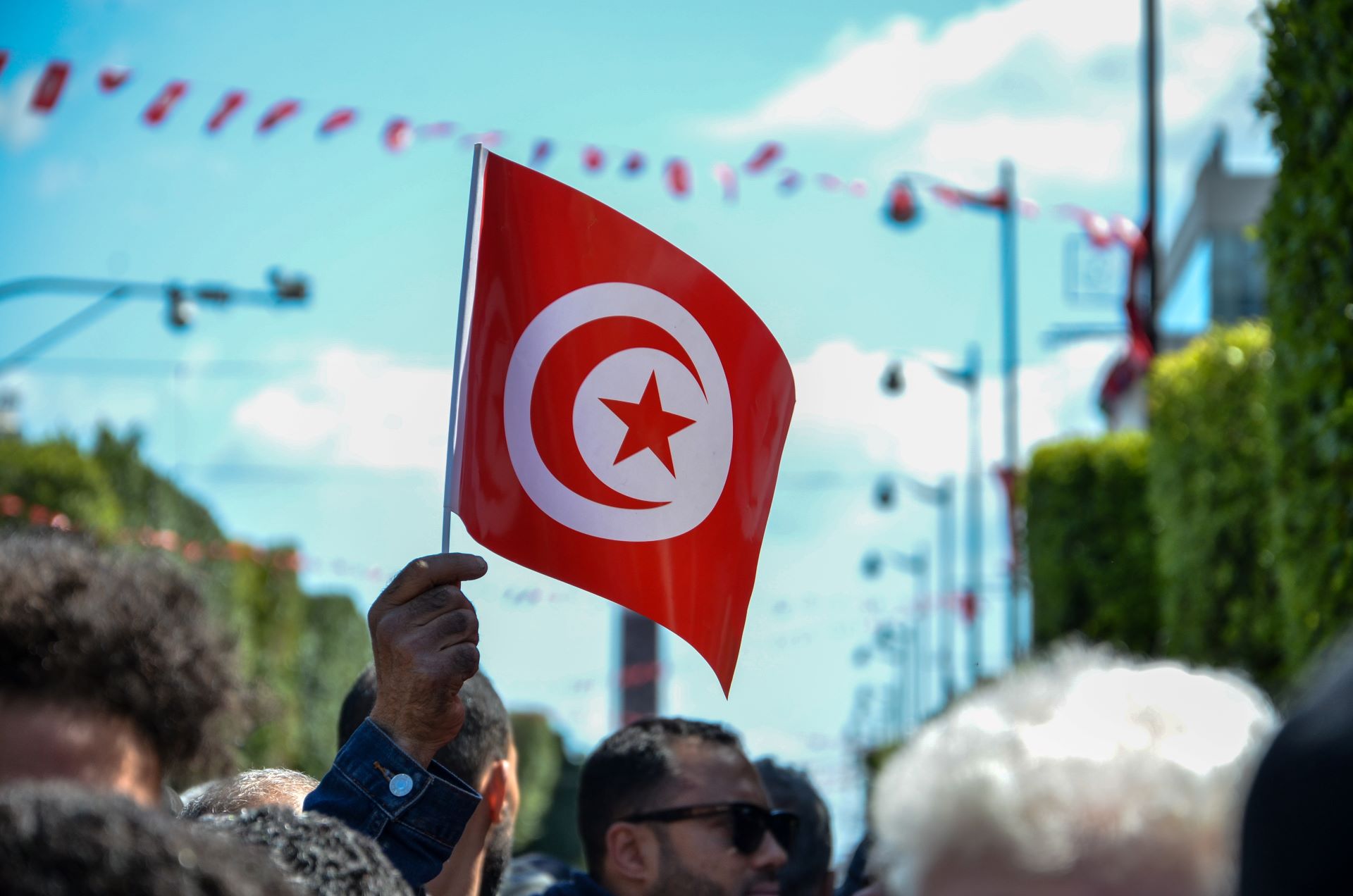 تقسيم تونس لـ5 أقاليم .. جدل واسع بعد قرار قيس سعيد وحديث عن "احتلال فرنسي"