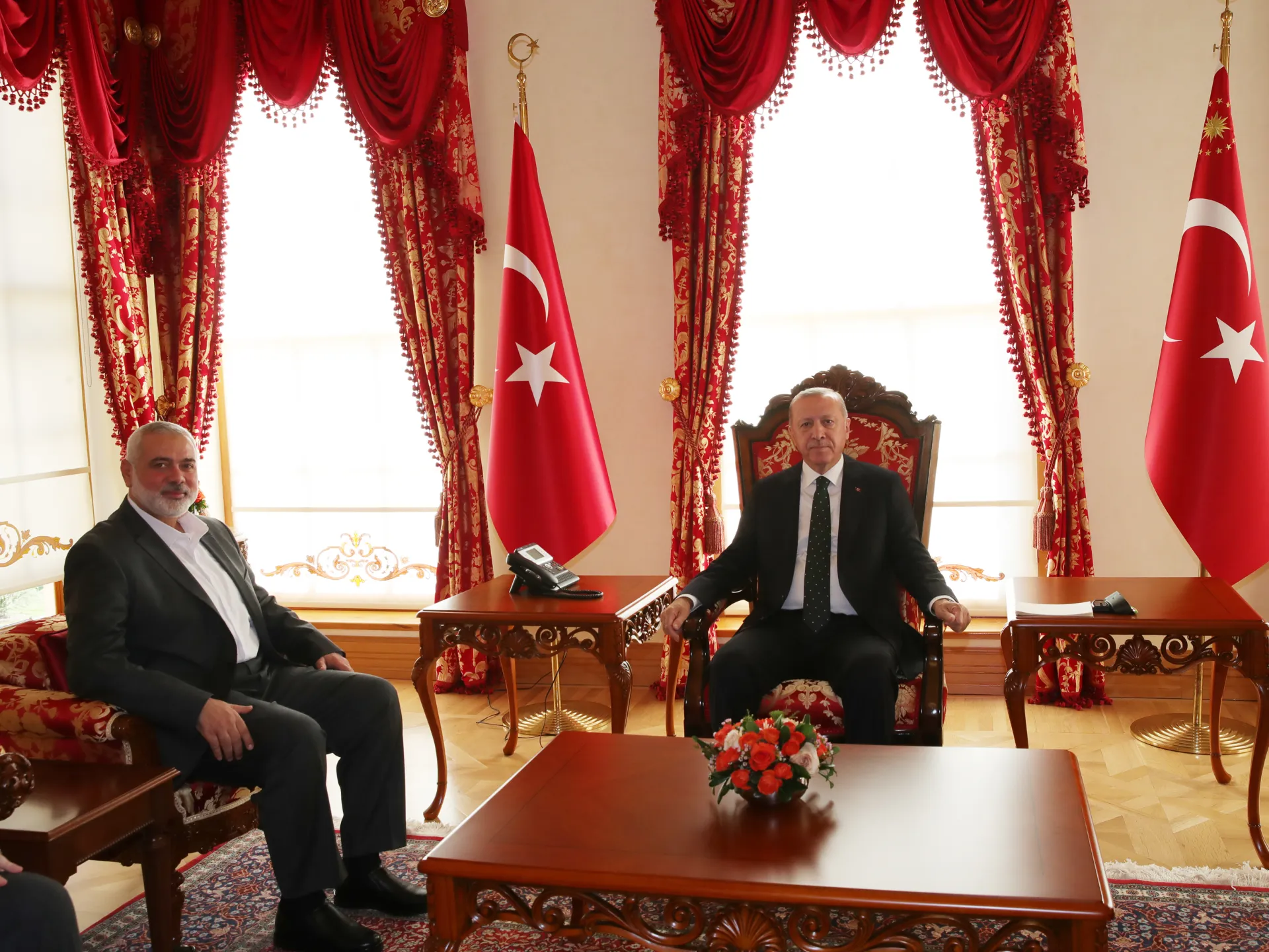 حقيقة طلبت تركيا من إسماعيل هنية رئيس المكتسب السياسي لحركة حماس مغادرة أراضيها بعد عملية طوفان الأقصى