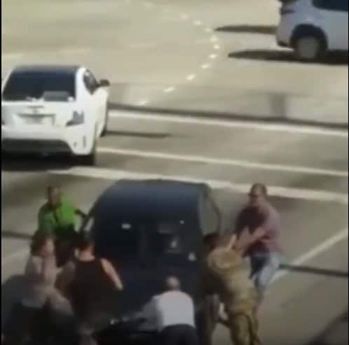 سائق أمريكي يفقد وعيد أثناء القيادة