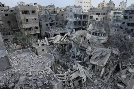 مشاهد الدمار في غزة بعد الغارات الإسرائيلية
