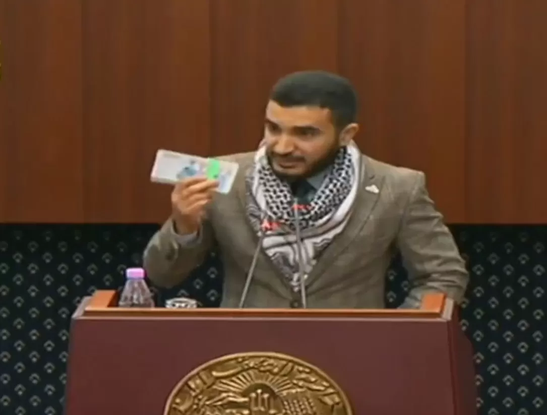 البرلماني الجزائري زكرياء بلخير يتبرع بالأموال للمقاومة الفلسطينية