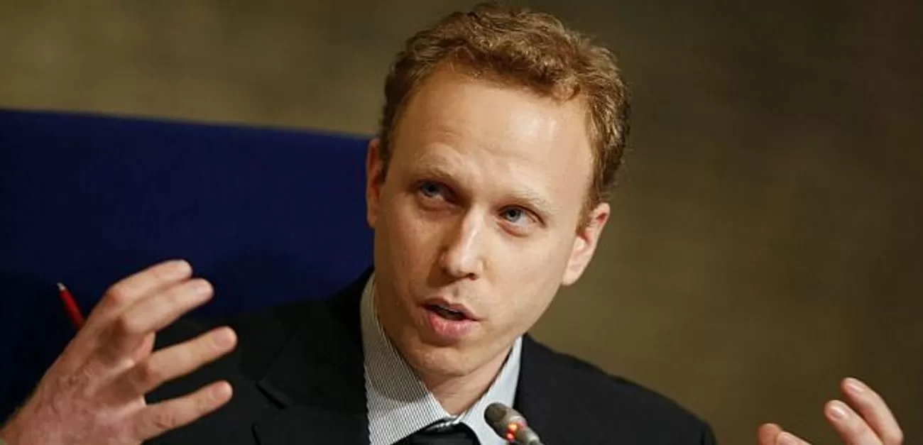 الصحفي الأمريكي ماكس بلومنتال