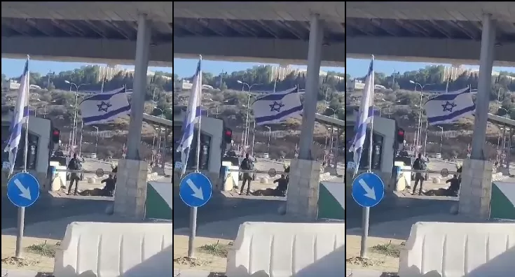 جنود الاحتلال يحاولون إسعاف زملائهم الذين أصيبوا بطلق ناري عند حاجز النفق جنوب القدس