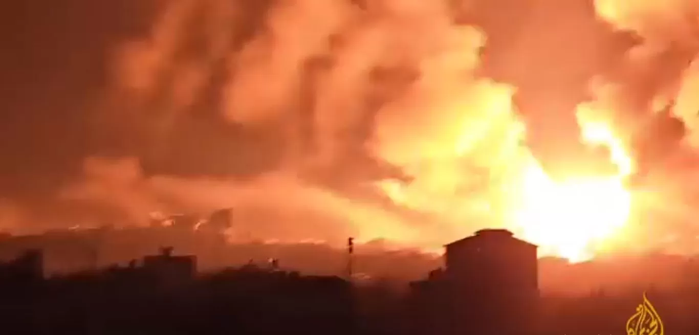 تصاعد النيران بعد غارات إسرائيلية عنيفة على غزة