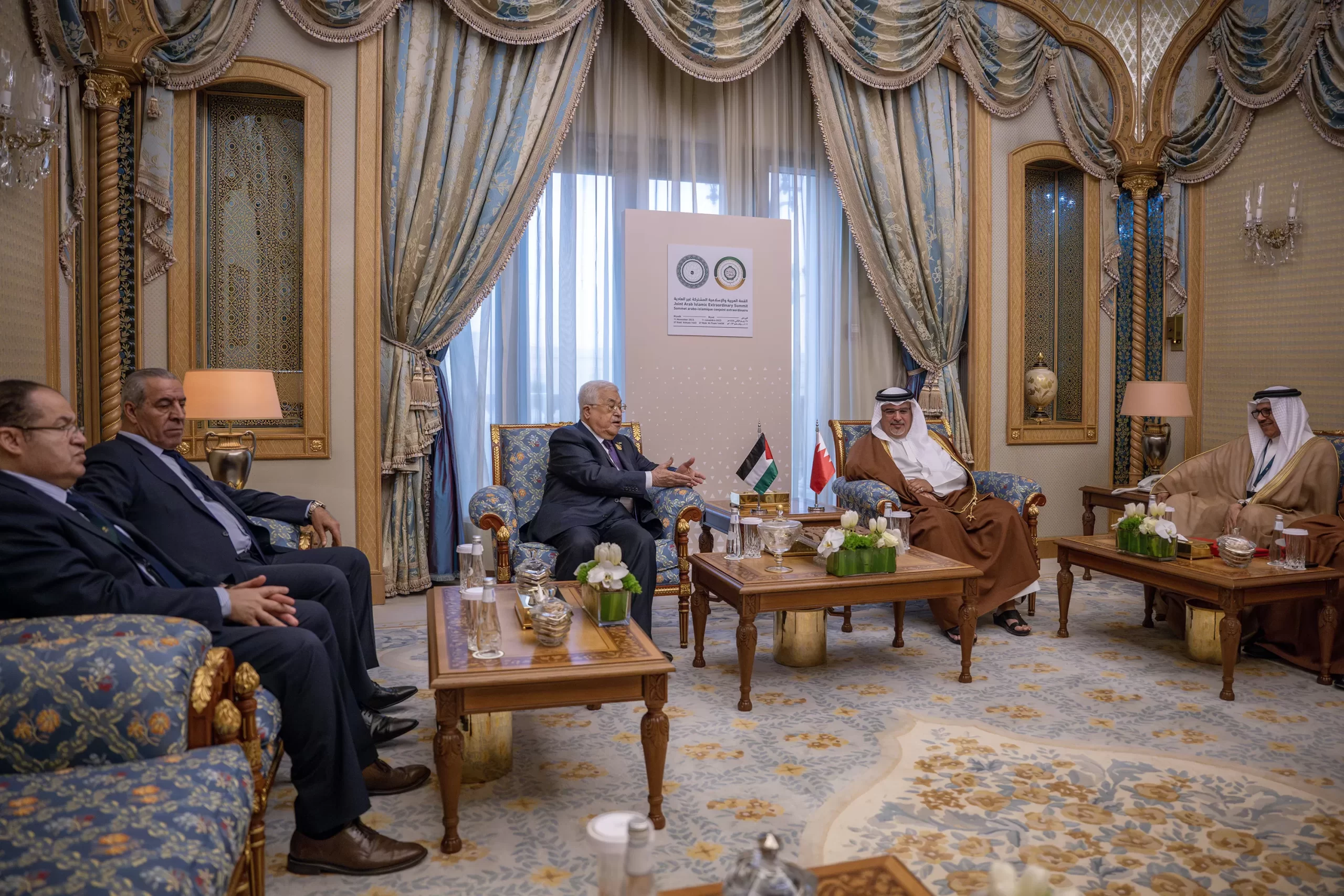 لقاء محمود عباس وسلمان بن حمد