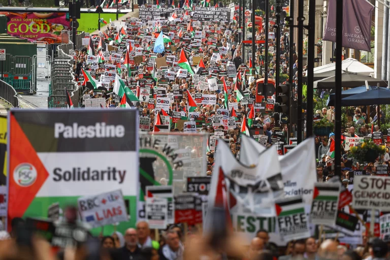 مظاهرة مؤيدة لفلسطين في لندن