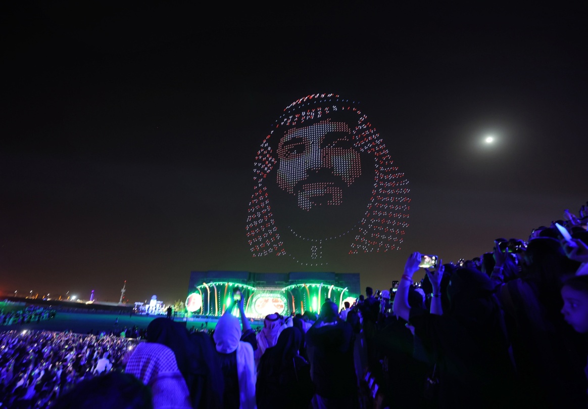 تطاول مغني أجنبي على الذات الإلهية في موسم الرياض