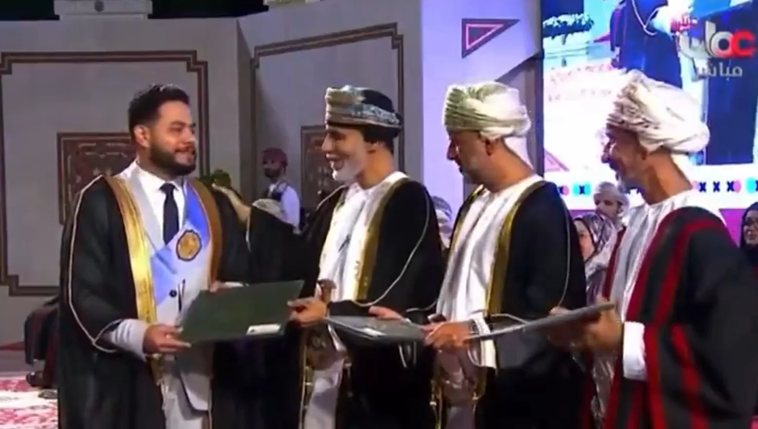 تكريم طالب عماني يحمل اسم أبو عبيدة