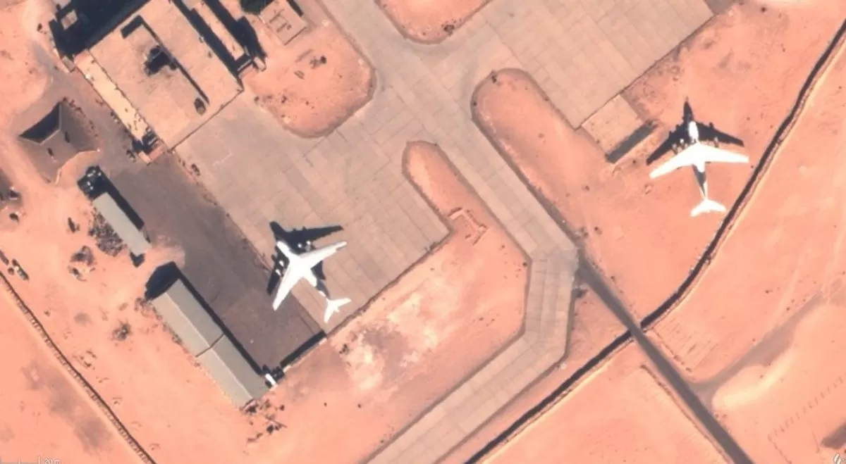 الطائرة الروسية في قاعدة الجفرة